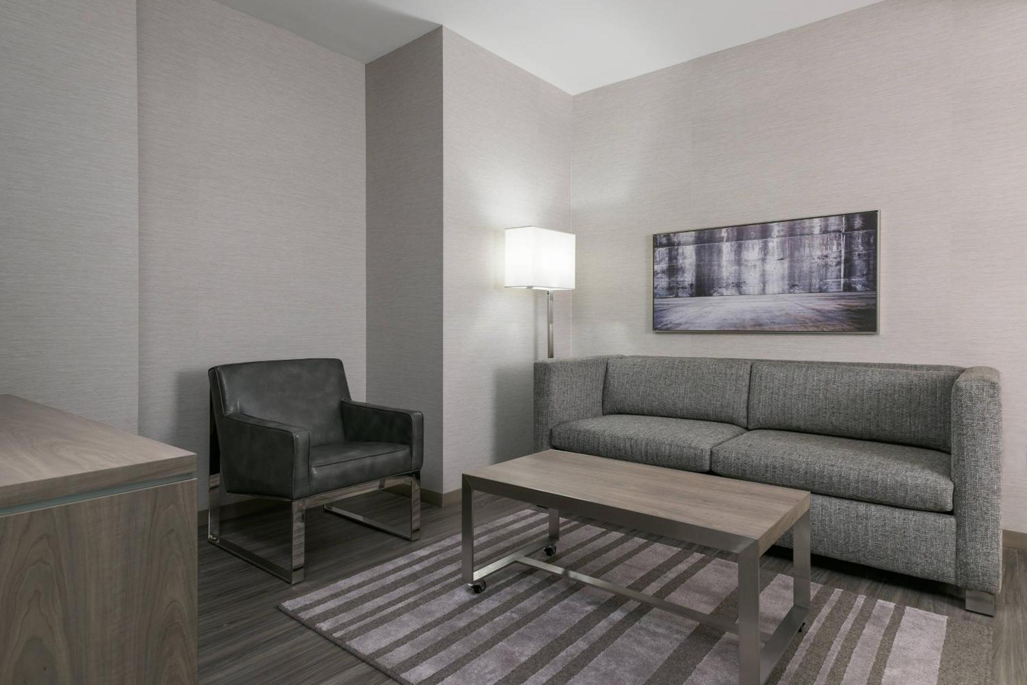Ac Hotel By Marriott Boston North Medford Eksteriør billede